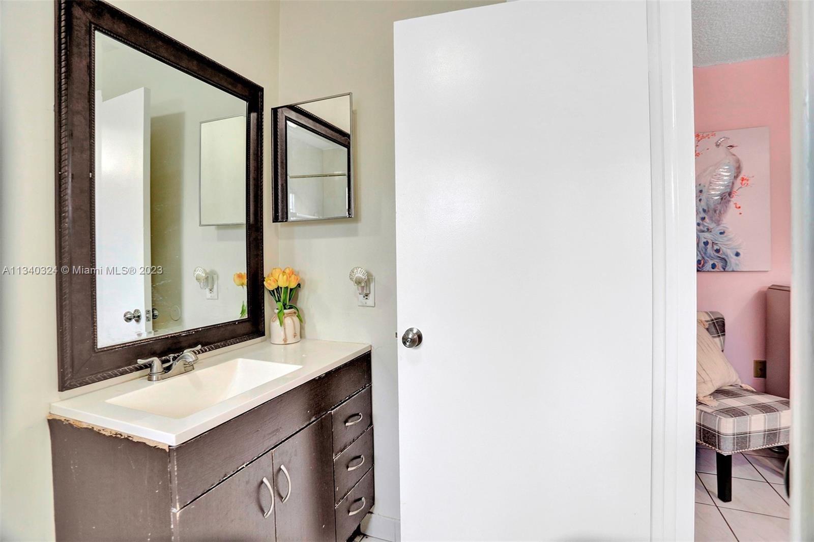 2574 West 71st Place Hialeah, FL 33016 - Photo 17 of 48