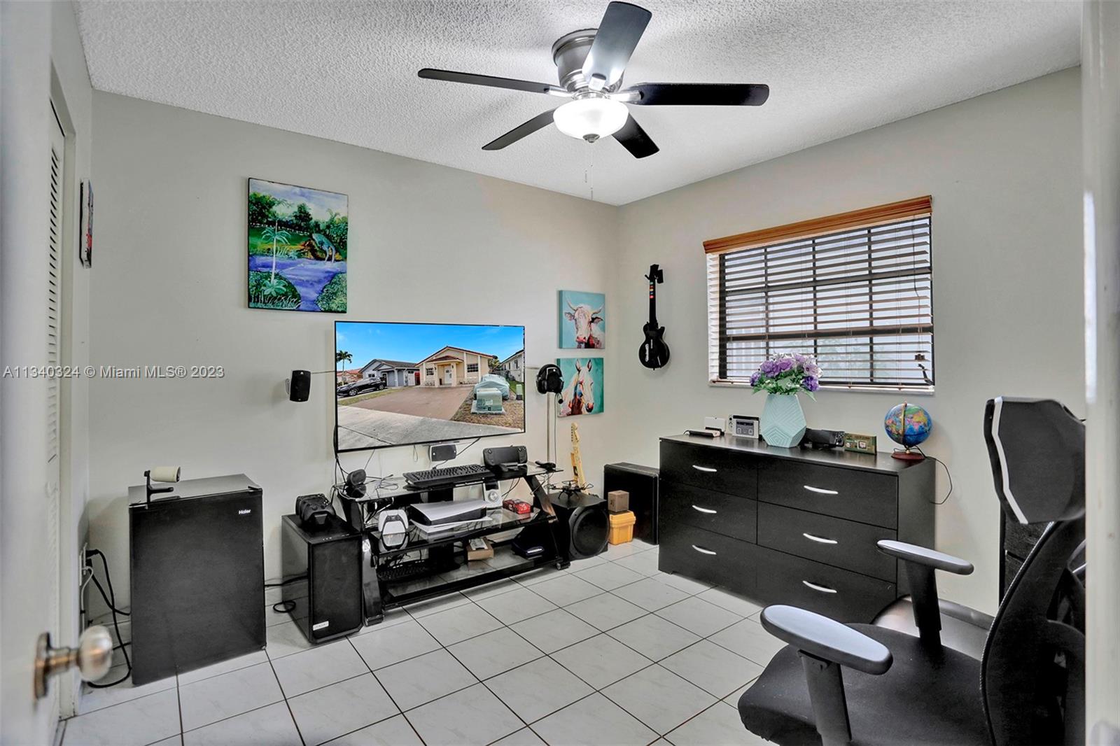 2574 West 71st Place Hialeah, FL 33016 - Photo 31 of 48