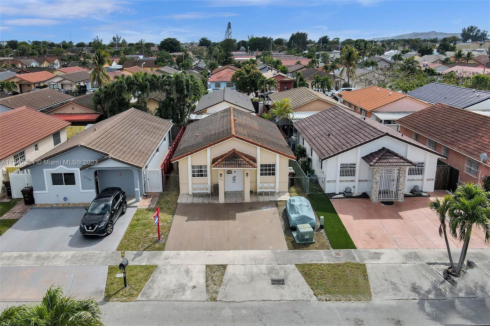 2574 West 71st Place Hialeah, FL 33016 - Photo 8 of 48