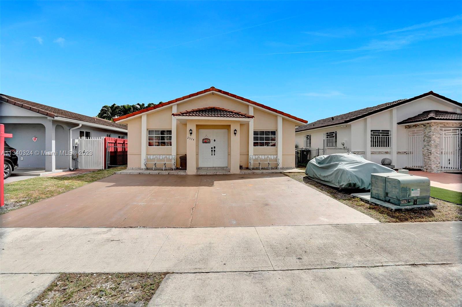 2574 West 71st Place Hialeah, FL 33016 - Photo 10 of 48