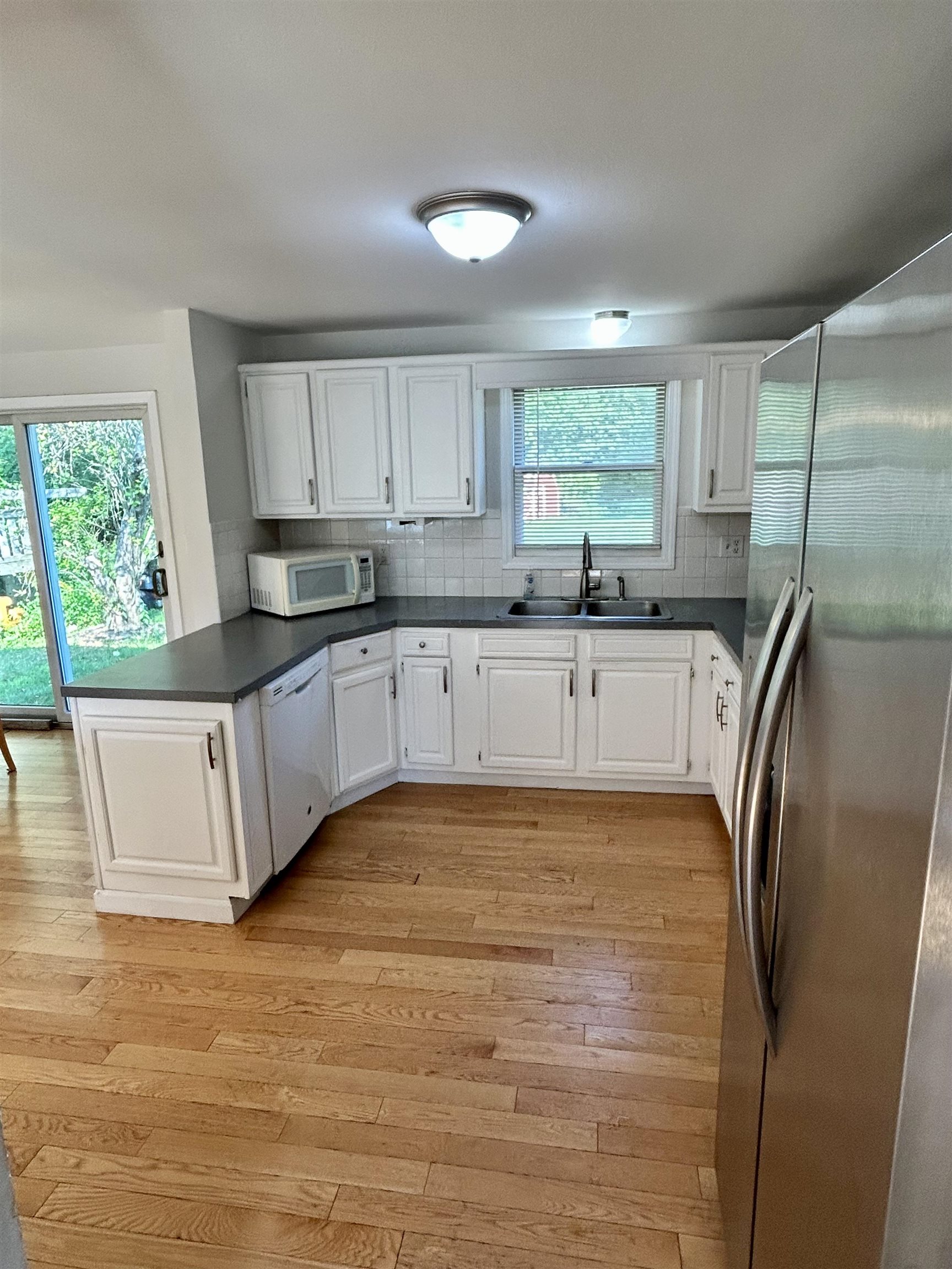 12 Pingree Hill Road Derry, NH 03038 - Photo 8 of 39