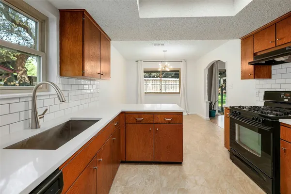 $2,450 | 11720 Running Fox Trail, Austin, TX 78759