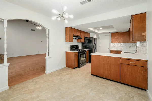 $2,450 | 11720 Running Fox Trail, Austin, TX 78759