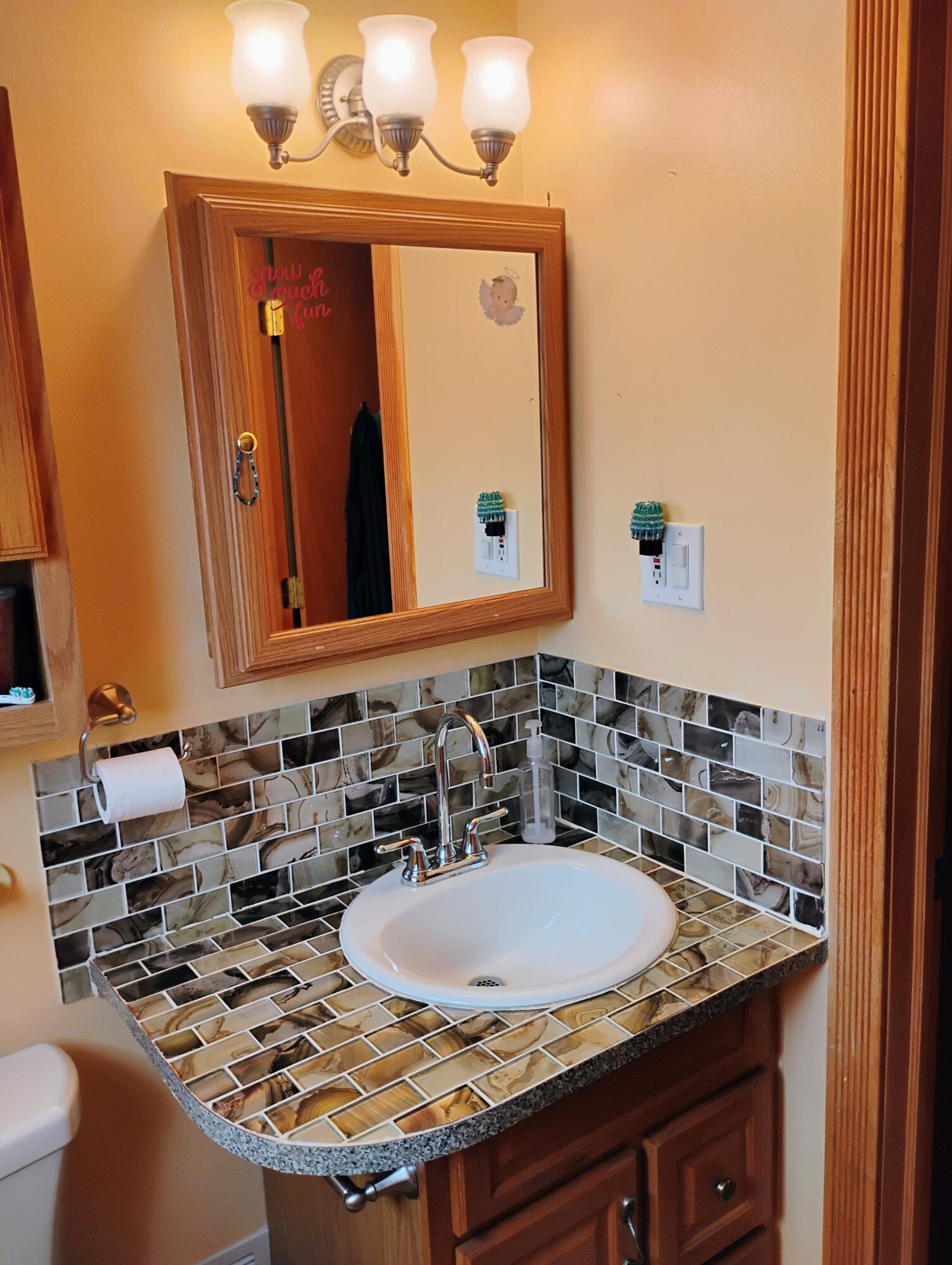 12415 Clinton River Road Sterling Heights, MI 48313 - Photo 15 of 27 12415 Clinton Full Bath2