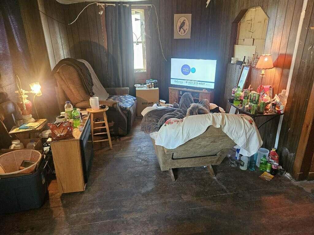 914 Madison Street Beaver Dam, WI 53916 - Photo 4 of 14 Living Room