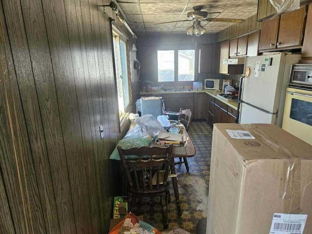 914 Madison Street Beaver Dam, WI 53916 - Photo 8 of 14 Kitchen