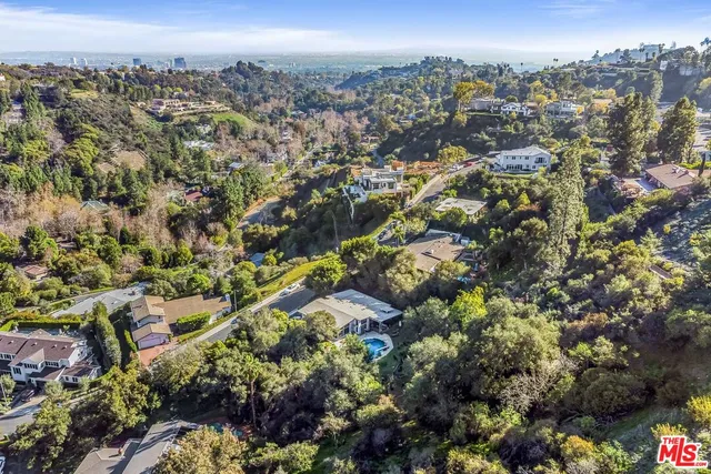 $18,000 | 2436 Arbutus Drive, Los Angeles, CA 90049