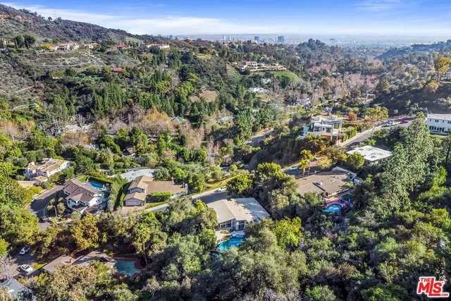 $18,000 | 2436 Arbutus Drive, Los Angeles, CA 90049