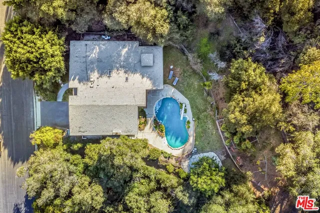 $18,000 | 2436 Arbutus Drive, Los Angeles, CA 90049