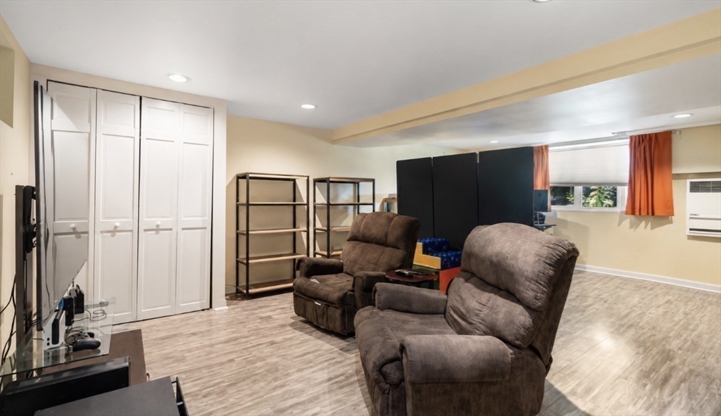 32 Grosvenor Road Waltham, MA 02453 - Photo 25 of 39