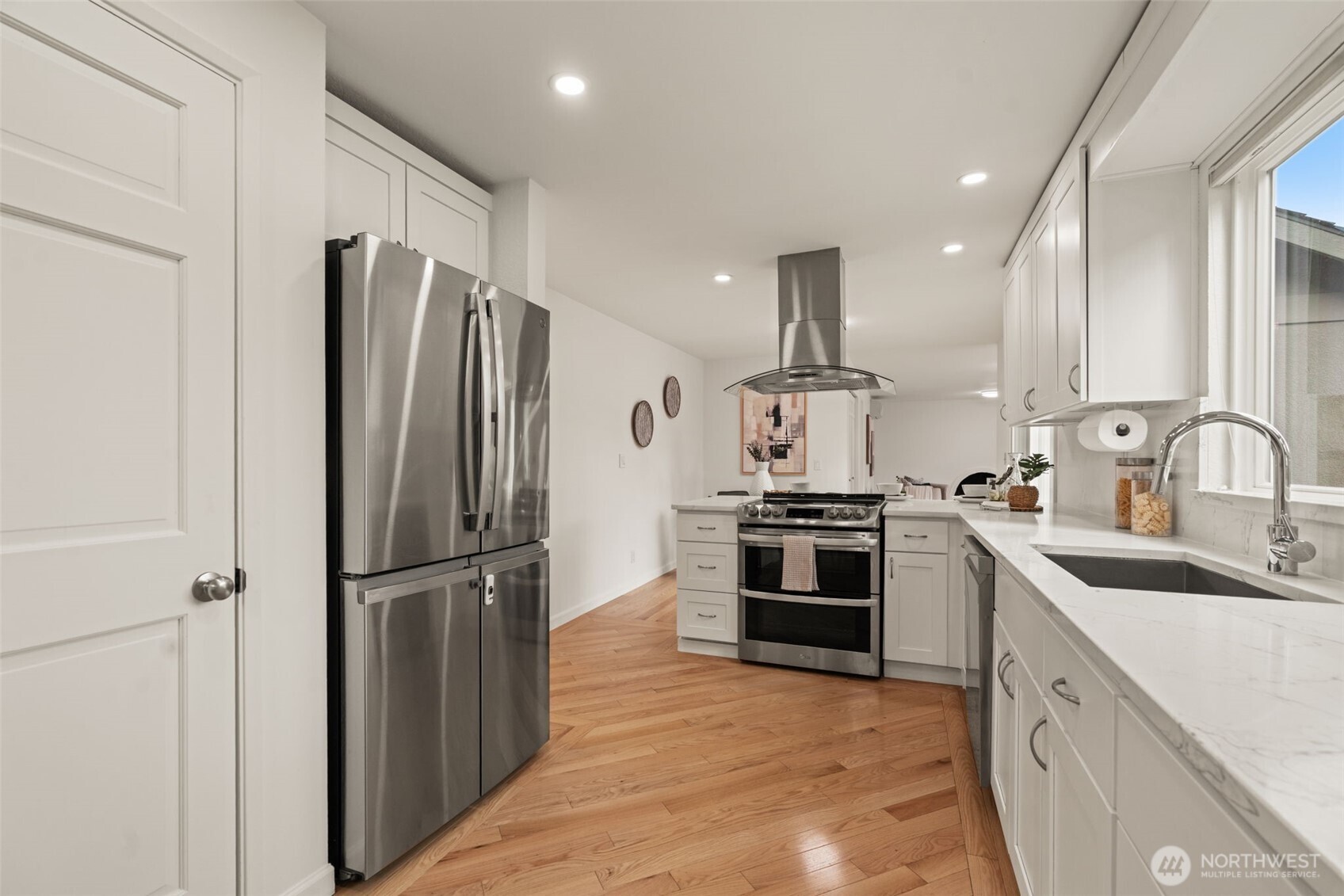 8615 184th Street Southwest Edmonds, WA 98026 - Photo 13 of 37