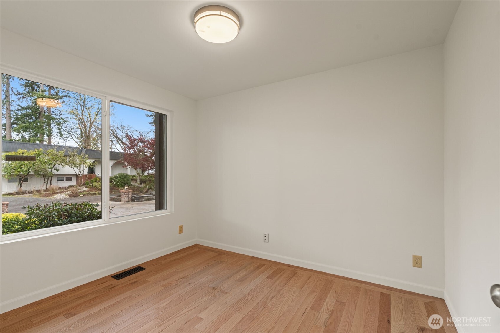 8615 184th Street Southwest Edmonds, WA 98026 - Photo 16 of 37