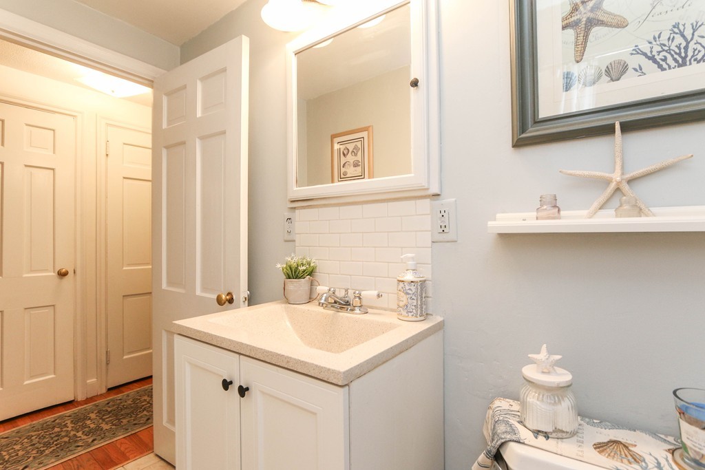 174 Maple Road Longmeadow, MA 01106 - Photo 12 of 20