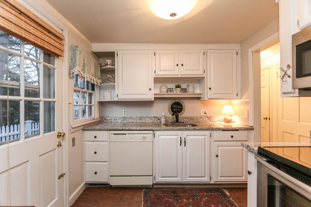 174 Maple Road Longmeadow, MA 01106 - Photo 9 of 20