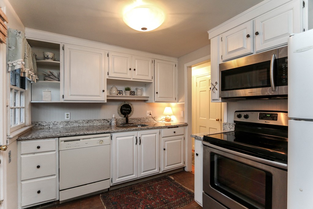 174 Maple Road Longmeadow, MA 01106 - Photo 10 of 20