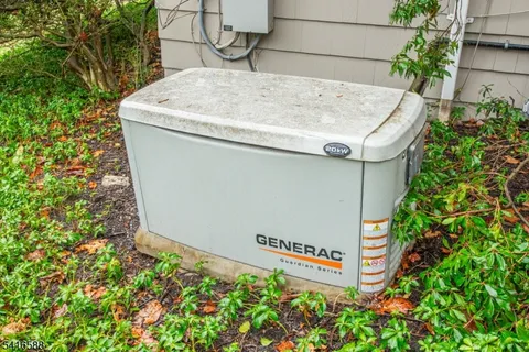 $795,000 | 6 Van Duyne Road, Mountain Lakes, NJ 07046