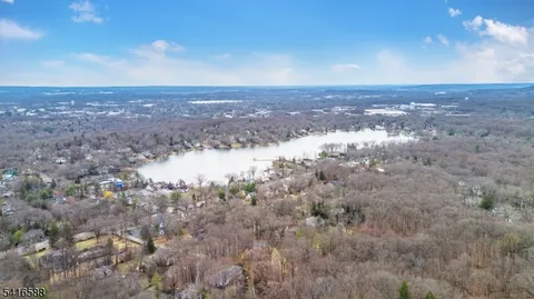 $795,000 | 6 Van Duyne Road, Mountain Lakes, NJ 07046