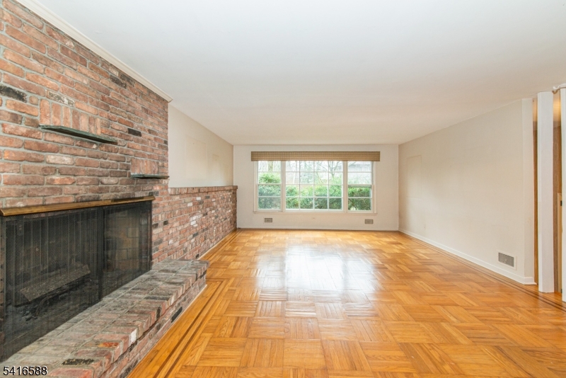 6 Van Duyne Road Mountain Lakes, NJ 07046 - Photo 8 of 44