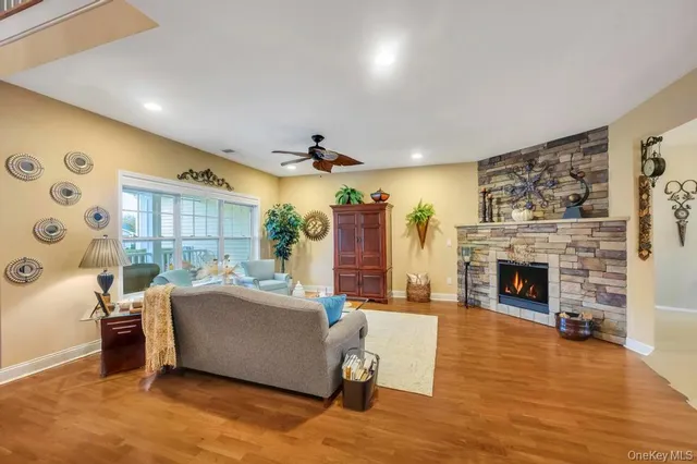 $660,000 | 4 Haverton Court, Riverhead, NY 11901