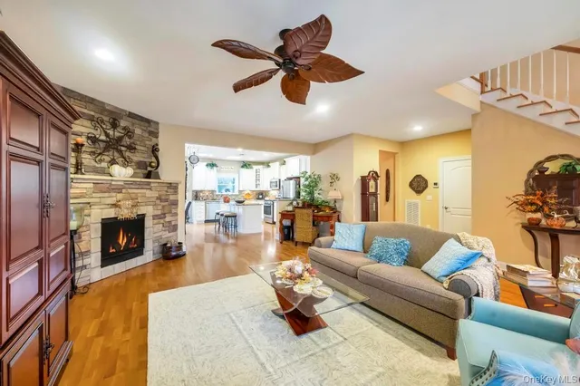 $660,000 | 4 Haverton Court, Riverhead, NY 11901