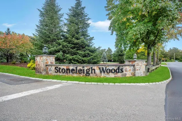 $660,000 | 4 Haverton Court, Riverhead, NY 11901