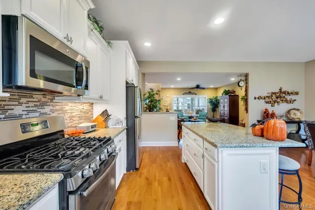 $660,000 | 4 Haverton Court, Riverhead, NY 11901