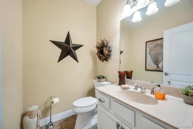 $660,000 | 4 Haverton Court, Riverhead, NY 11901