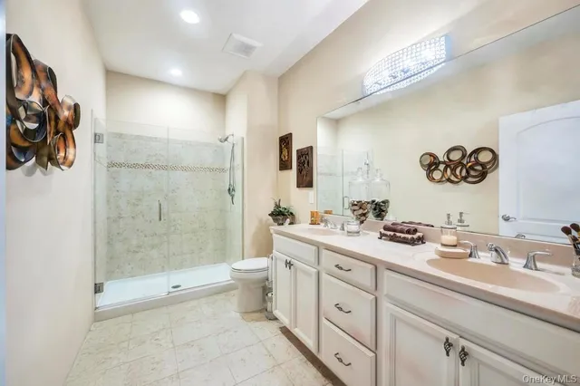 $660,000 | 4 Haverton Court, Riverhead, NY 11901