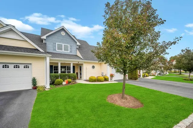 $660,000 | 4 Haverton Court, Riverhead, NY 11901