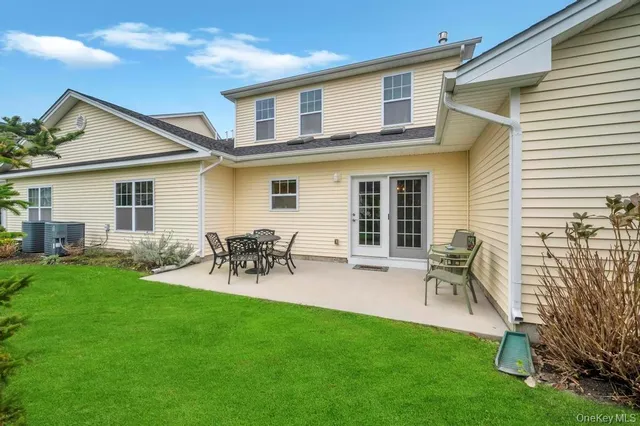 $660,000 | 4 Haverton Court, Riverhead, NY 11901