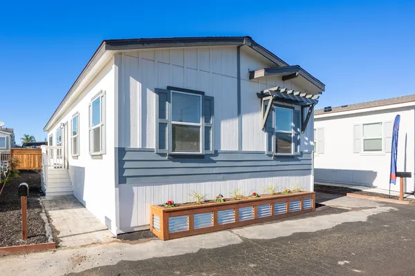 a view of house with a outdoor space