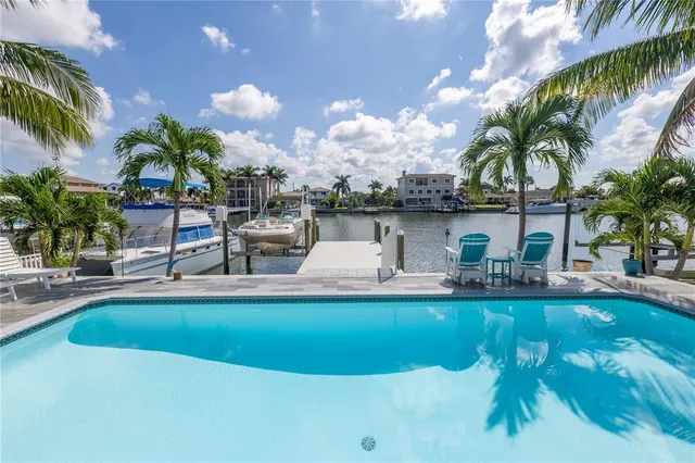 $1,225,000 | 533 Lillian Drive, Madeira Beach, FL 33708