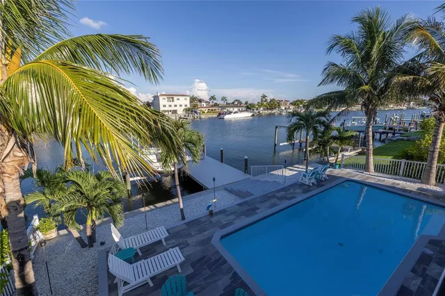 $1,225,000 | 533 Lillian Drive, Madeira Beach, FL 33708