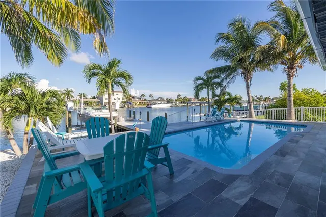 $1,225,000 | 533 Lillian Drive, Madeira Beach, FL 33708