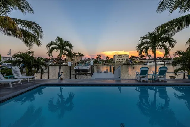 $1,225,000 | 533 Lillian Drive, Madeira Beach, FL 33708