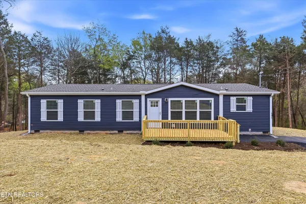 $285,000 | 181 Pinecrest Drive, Loudon, TN 37774