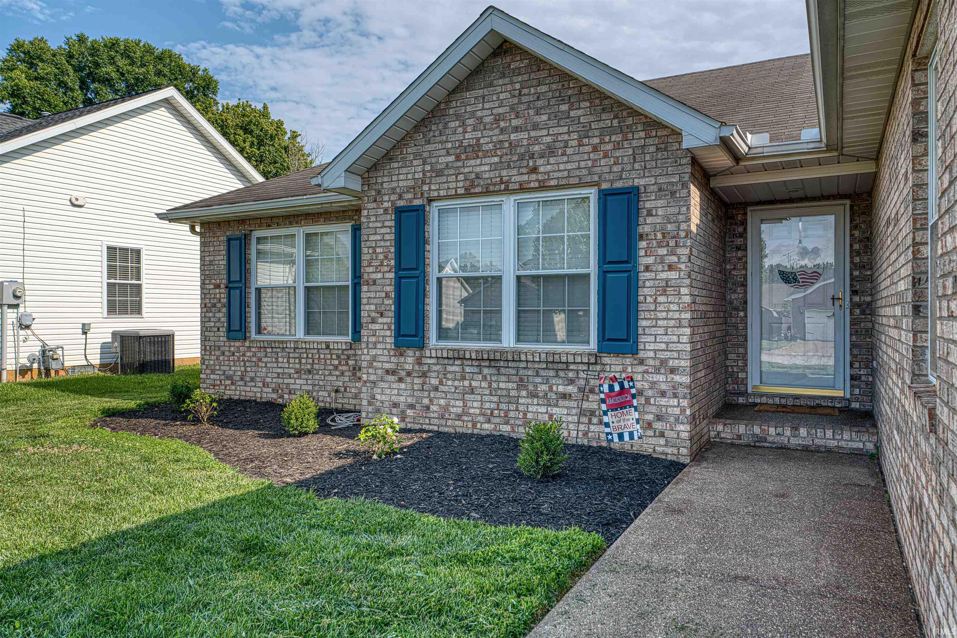 728 Strawberry Hill Road Evansville, IN 47711 - Photo 3 of 29