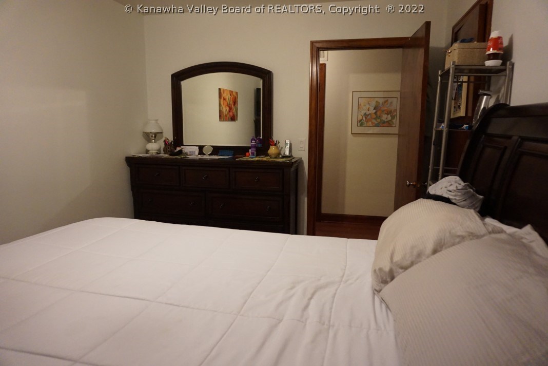 220 Viking Road Charleston, WV 25302 - Photo 12 of 16 Gallery Image 12