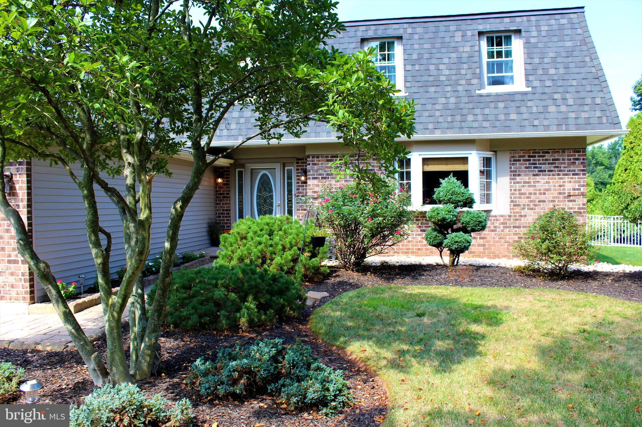 1340 Welsh Road Warrington, PA 18976 - Photo 4 of 32 FRONT LANDSCAPING