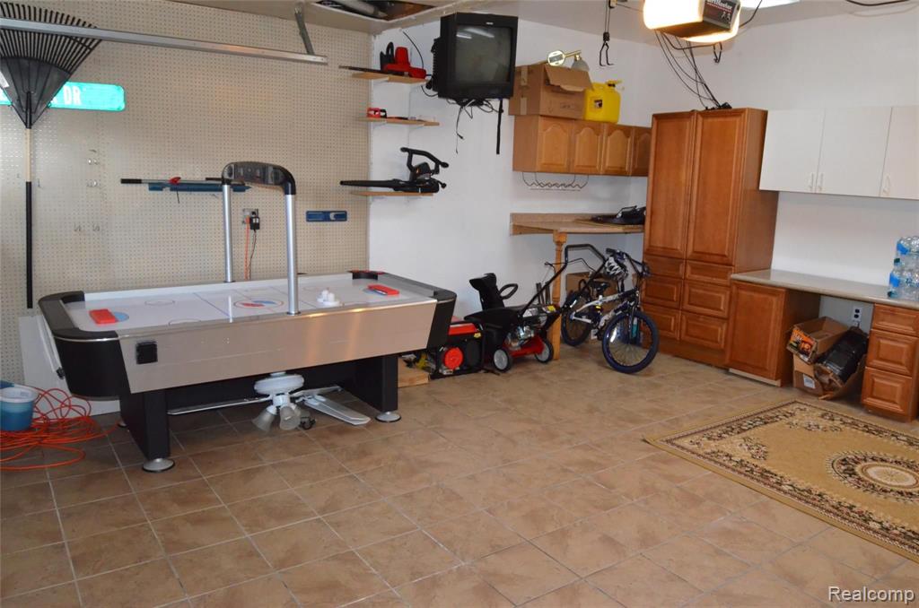 809 Burlington Road Canton, MI 48188 - Photo 27 of 31