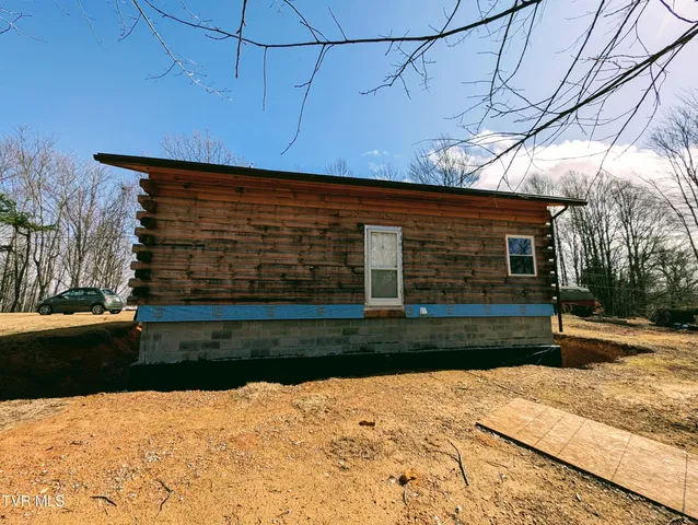 $142,000 | 326 Flat Top Road, Coeburn, VA 24230
