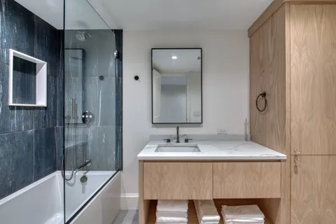 $3,450,000 | 94 Cooper Lane, East Hampton, NY 11937