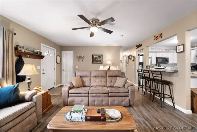 $365,000 | 202 Simmons Loop, Macks Creek, MO 65786