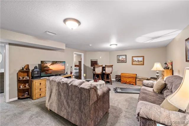 $365,000 | 202 Simmons Loop, Macks Creek, MO 65786