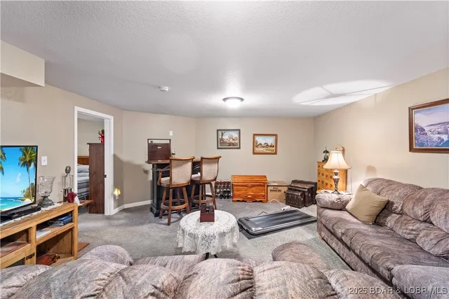 $365,000 | 202 Simmons Loop, Macks Creek, MO 65786