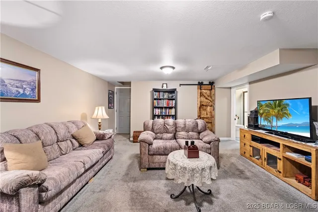 $365,000 | 202 Simmons Loop, Macks Creek, MO 65786