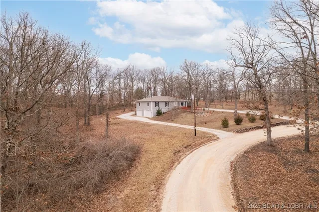 $365,000 | 202 Simmons Loop, Macks Creek, MO 65786