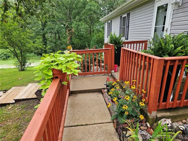 $365,000 | 202 Simmons Loop, Macks Creek, MO 65786
