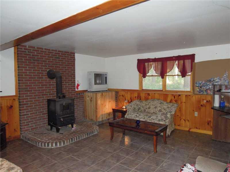 596 Post Road Bowdoinham, ME 04008 - Photo 15 of 24 Den/Family/Great Room.