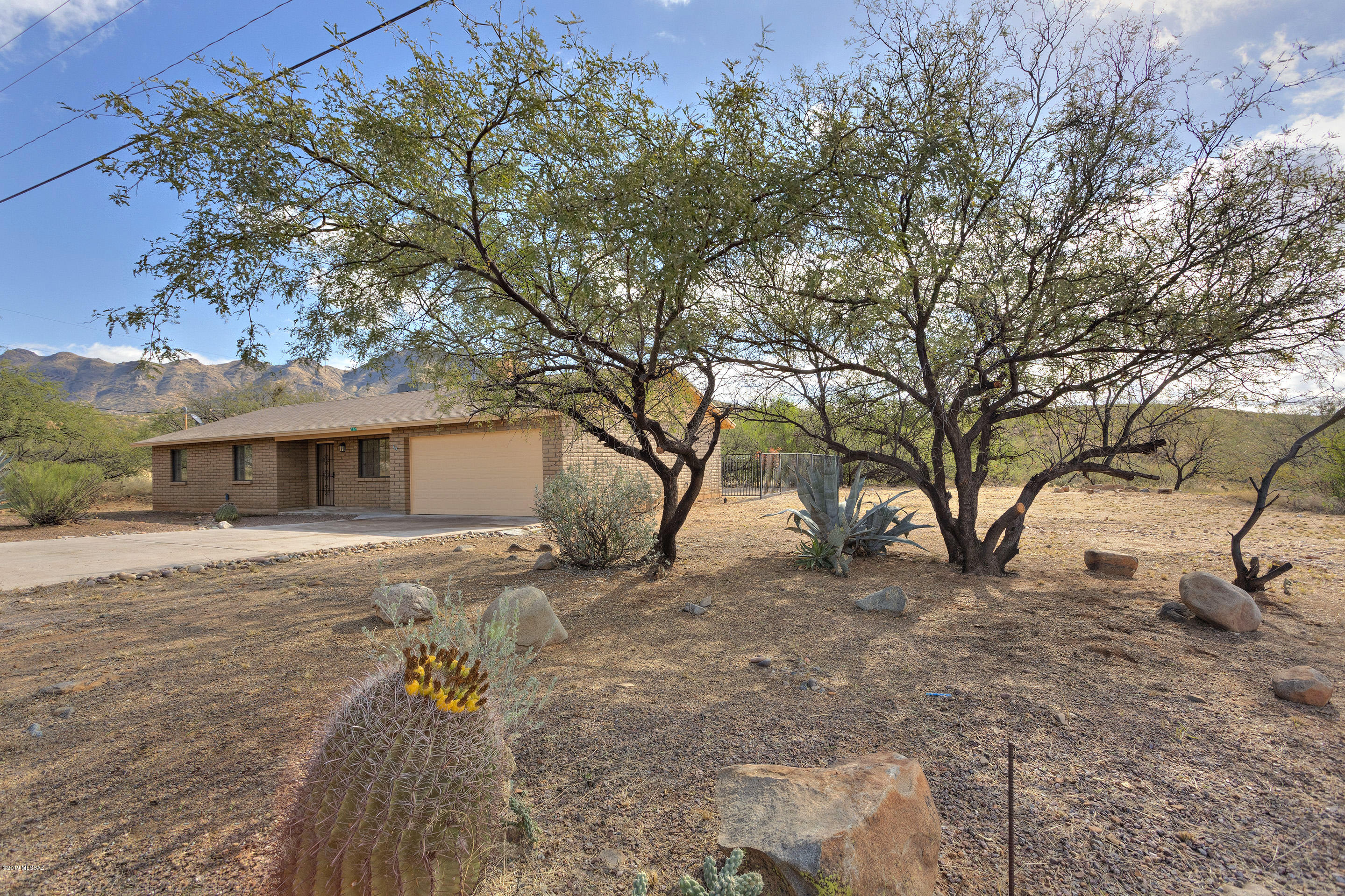 151 Calle Tiburon Rio Rico, AZ 85648 - Photo 2 of 22